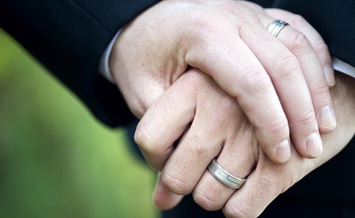 Суд Эстонии признал право гомосексуальных пар на восстановление семьи